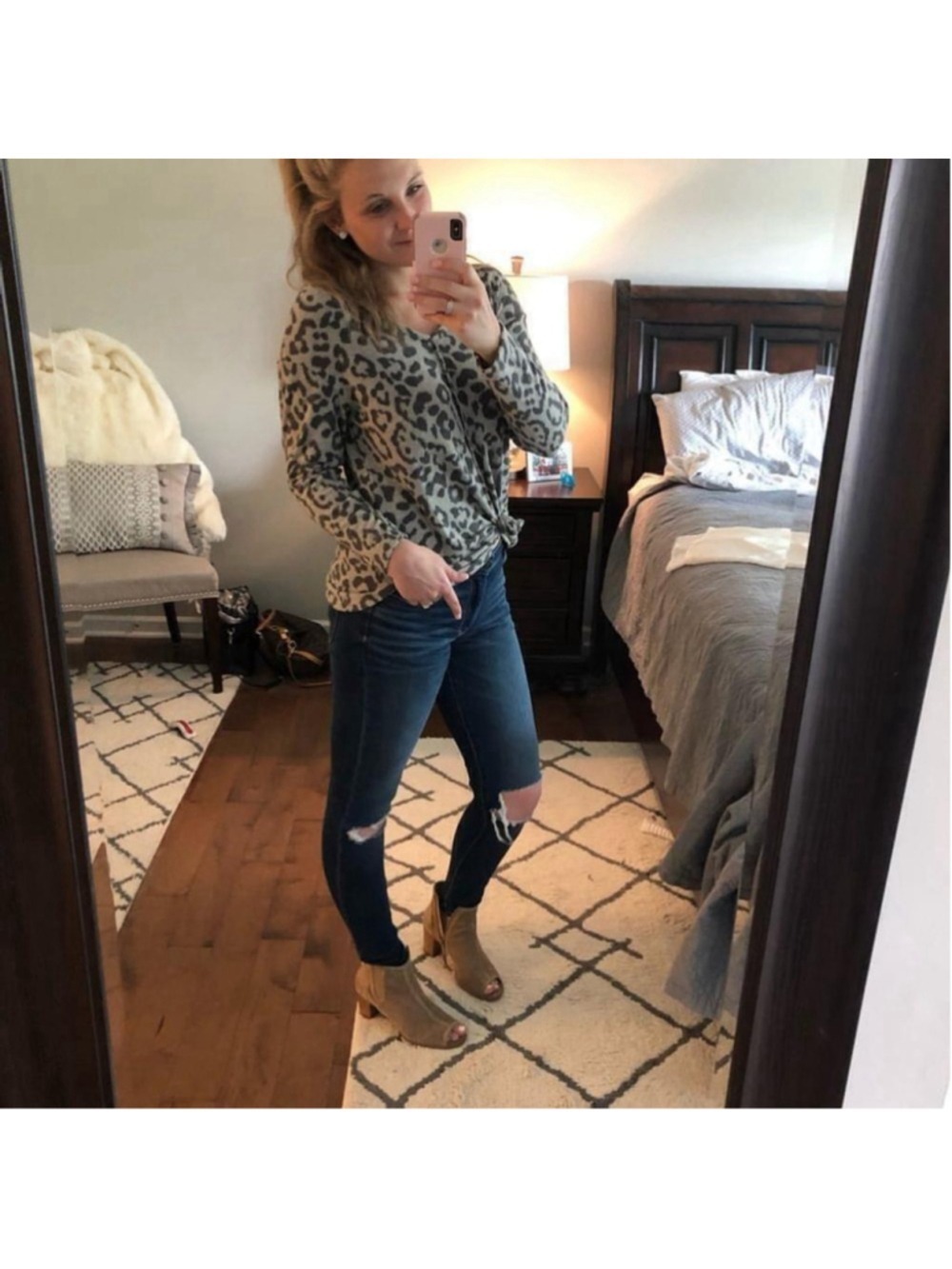 Como Blu Blue-Gray Leopard Print Sweater - Super Soft Knit - Size Medium - Picture 4 of 13